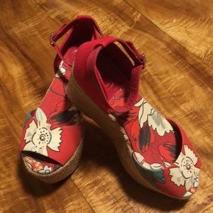 TORY BURCH ESPADRILLES🌺